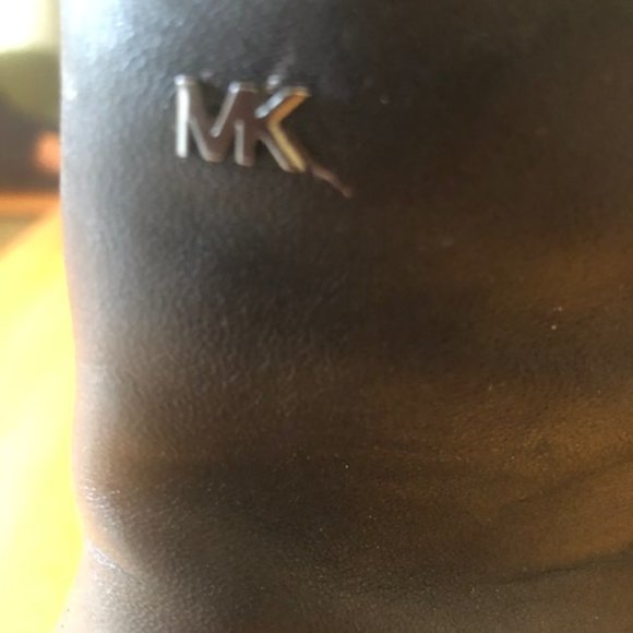 Michael Kors zipper ankle boots - Picture 4 of 4